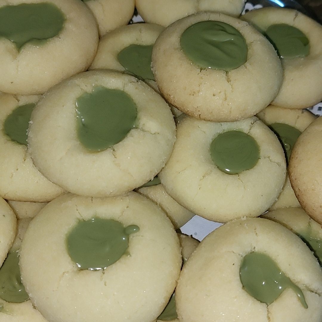 غريبه  بالفستق