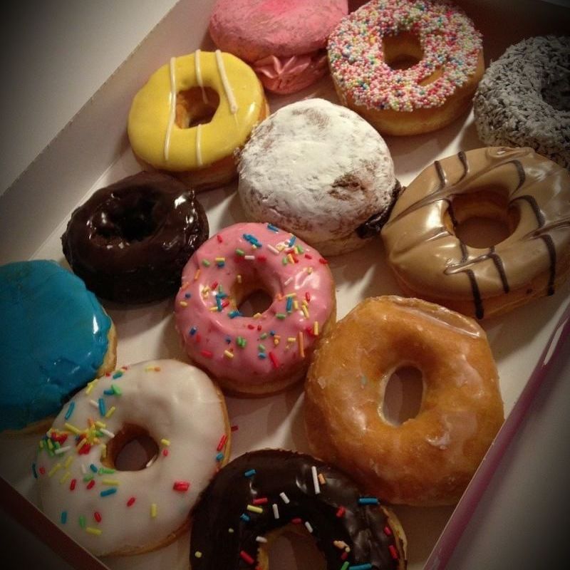 كرتونة دونات#طعم_خيالي#فراوله#توت#كاسترد#لوتس#شغل _بيت اطلب الان😋