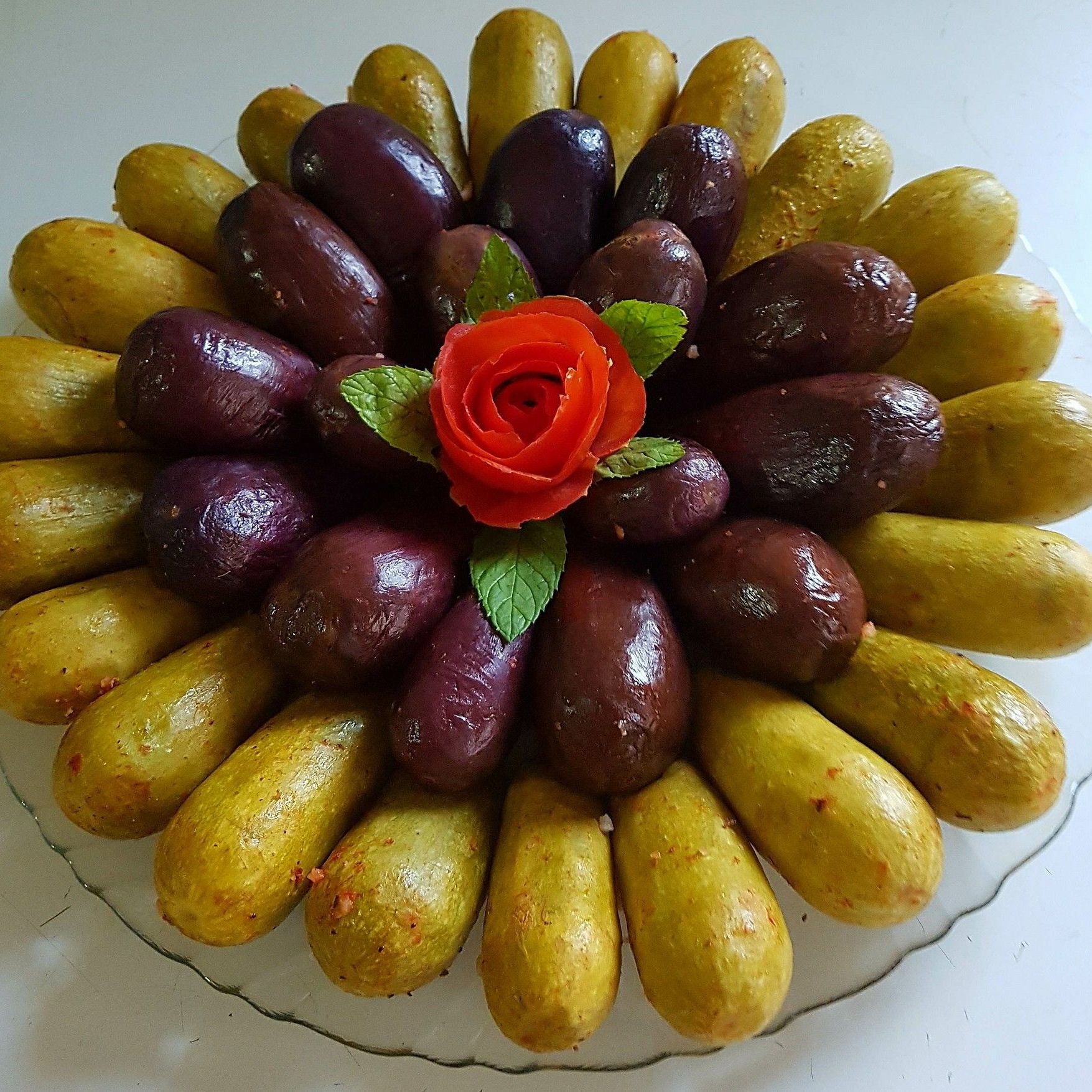 😋محبي المحاشي بعد يوم متعب من العمل تحتاجي إلى الراحه ما عليكي الا طلب  الطبق الذيذ من محاشي الباذنجان والكوسا#لذيذ#خرافي#كوسا#باذنجان #شغل_ بيت اطلب الان