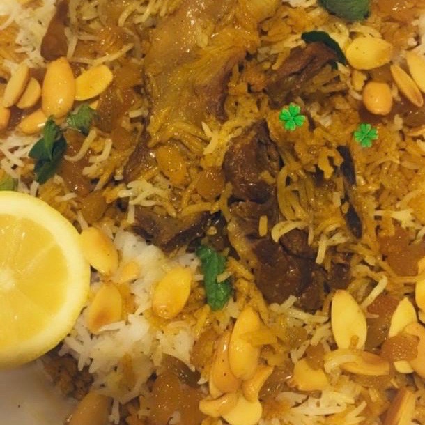برياني هندي على اصوله مع سلطة زبادي بخيار وسلطة حارة اضافه مجانية
نفر اللحم ب ٧٠
نفر الدجاج ب ٥٠