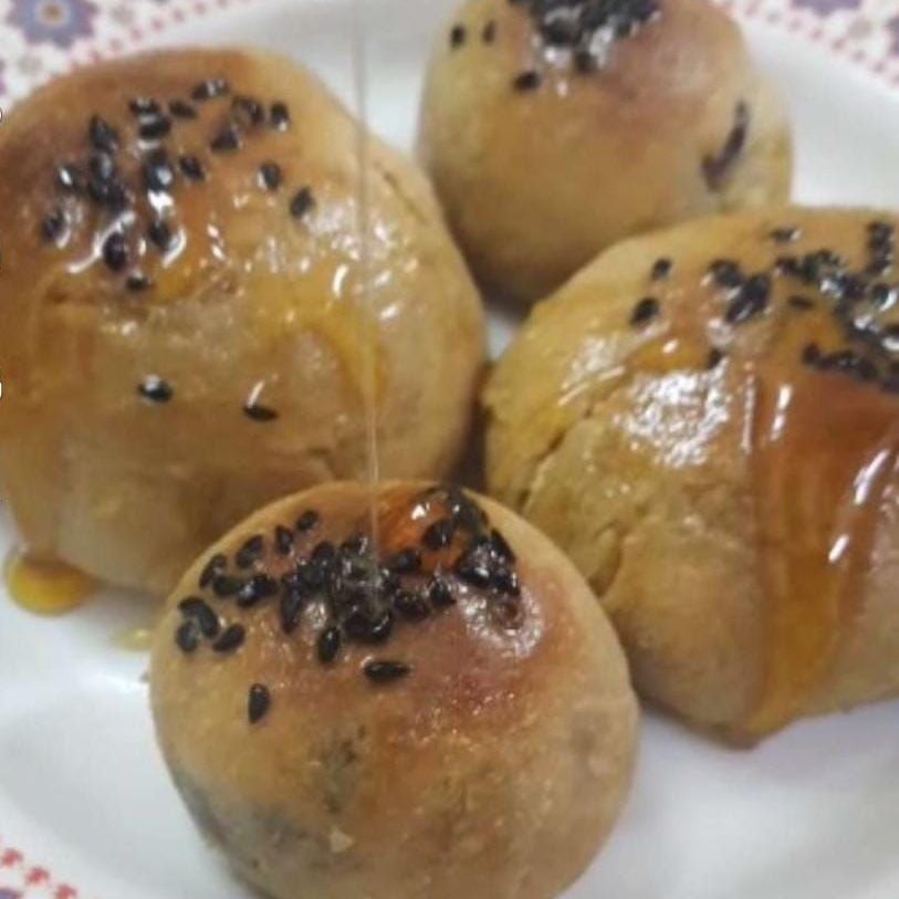 خبز مله ميني محشي بجبنه كيري وتمر ومكس بين التمر والجبن تجربه مره تدمنه تطلبه كل مره