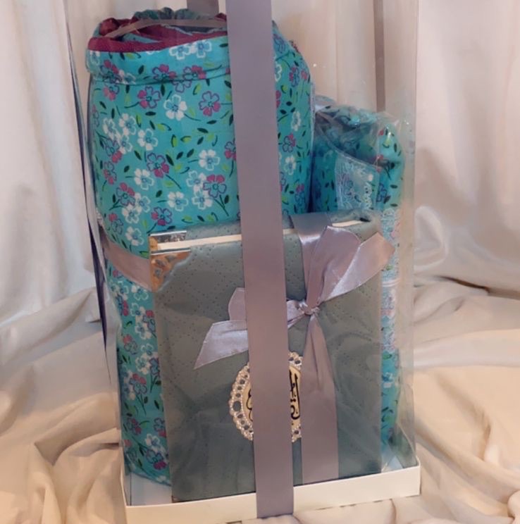 بوكس طقم صلاة +مصحف حجم وسط 160