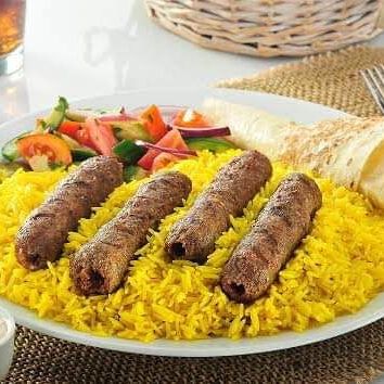 كفته مشويه فحم  مع رز بسمتى مع مخلل مع طحينة