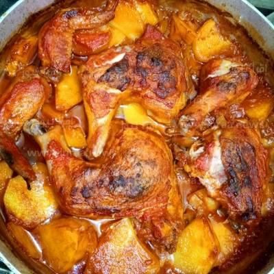 اى نوع طواجن او خضار باللحم او فراخ مع رز مع سلطة مع مخلل