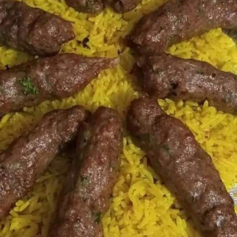 كيلو كفته علي الفحم ونص كيلو رز بسمتي
