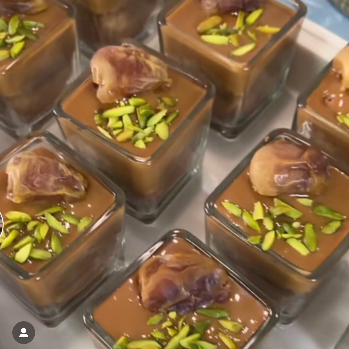 كاسات التمر والكراميل