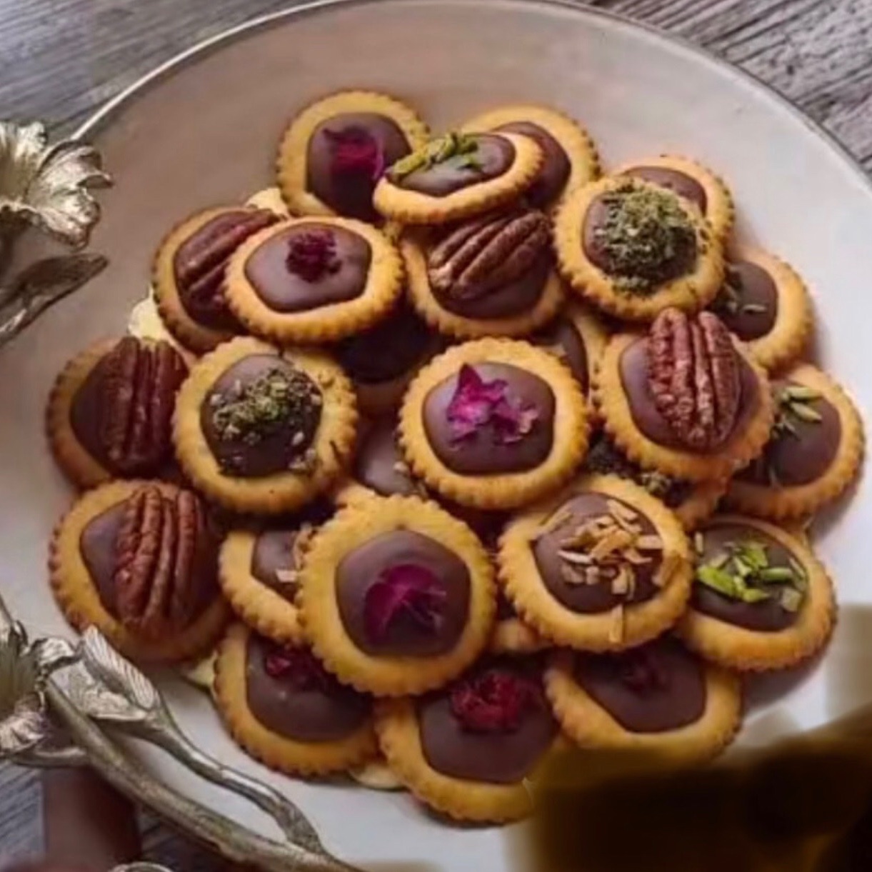 كوكيز بالشوكولاتة و المكسرات