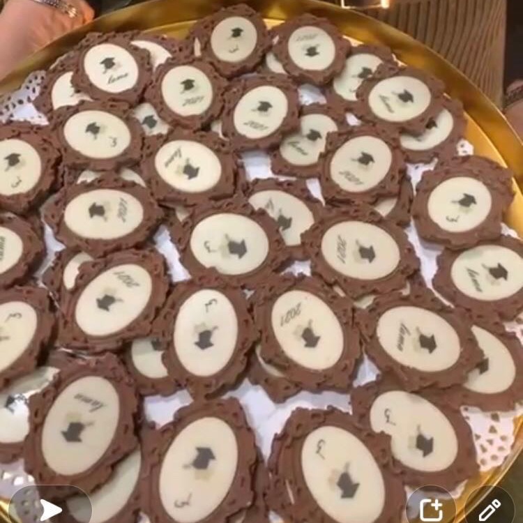 برواز الشوكليت مع طباعة