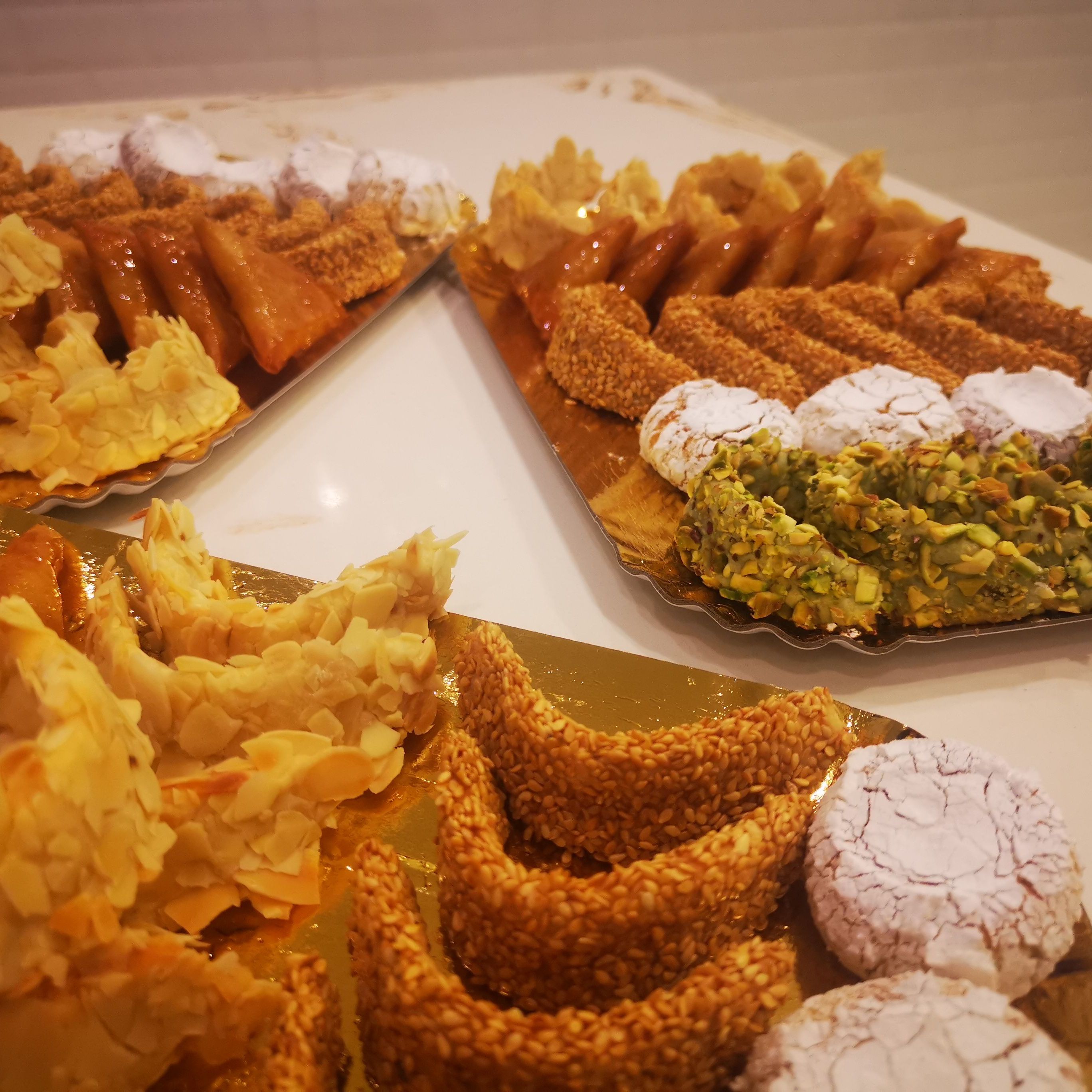 حلويات اللوز وفستق