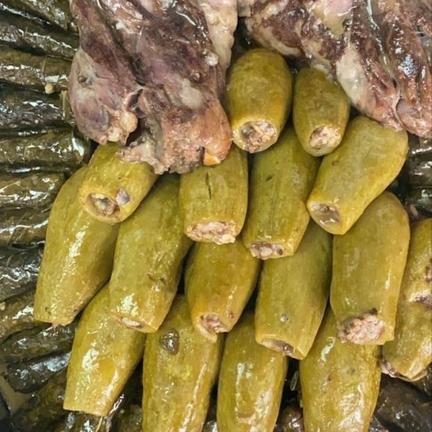 محشى كوسة وورق عنب مع نصف كيلو لحمة شمبرى يكفى لأربع افراد وأكثر