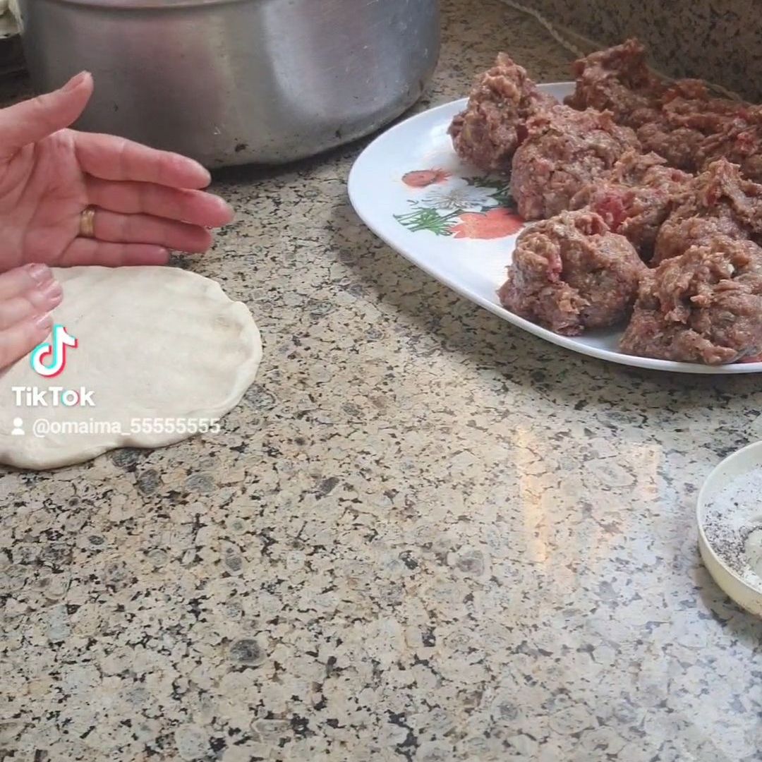 حواوشى لحمة شمبرى