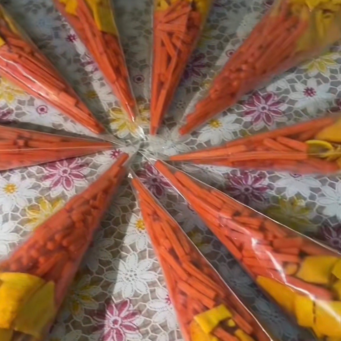 قراميش ملونة باردة وحارة