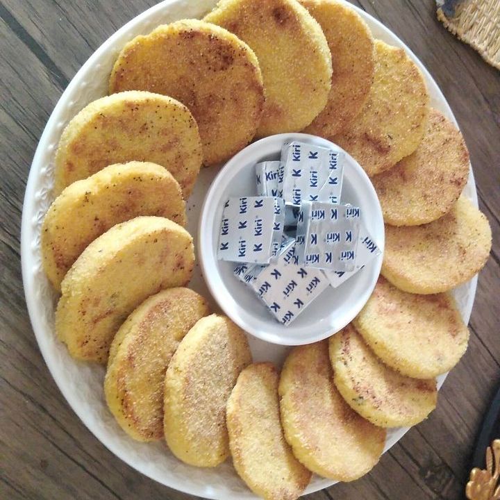 حريشات صغار
بالجبن
زيتون والزعتر