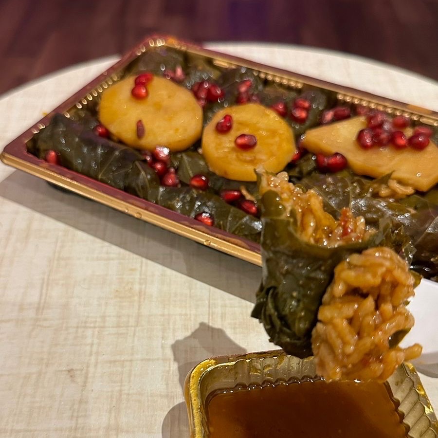 متخصصون بورق العنب