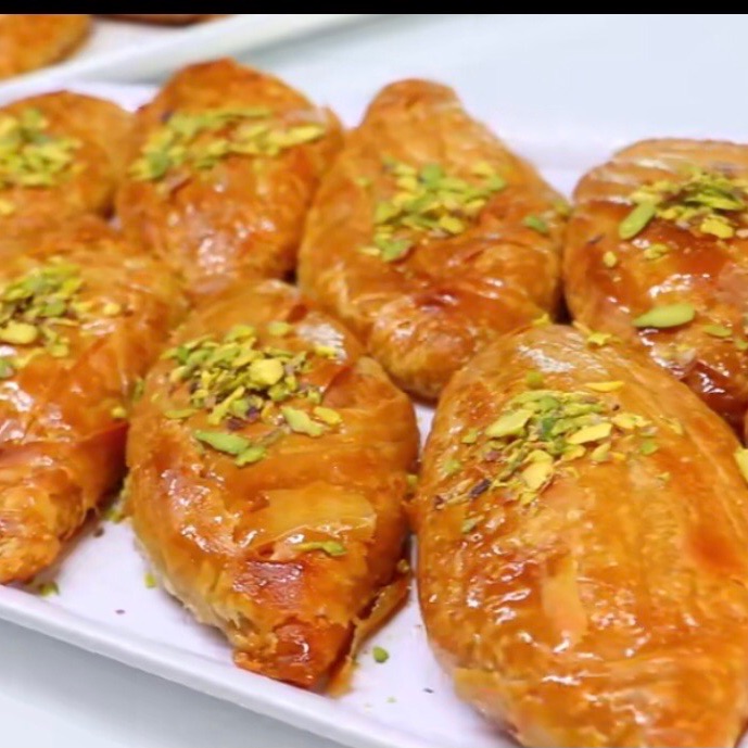 شعيبيات بالمكسرات او بالقشطه
