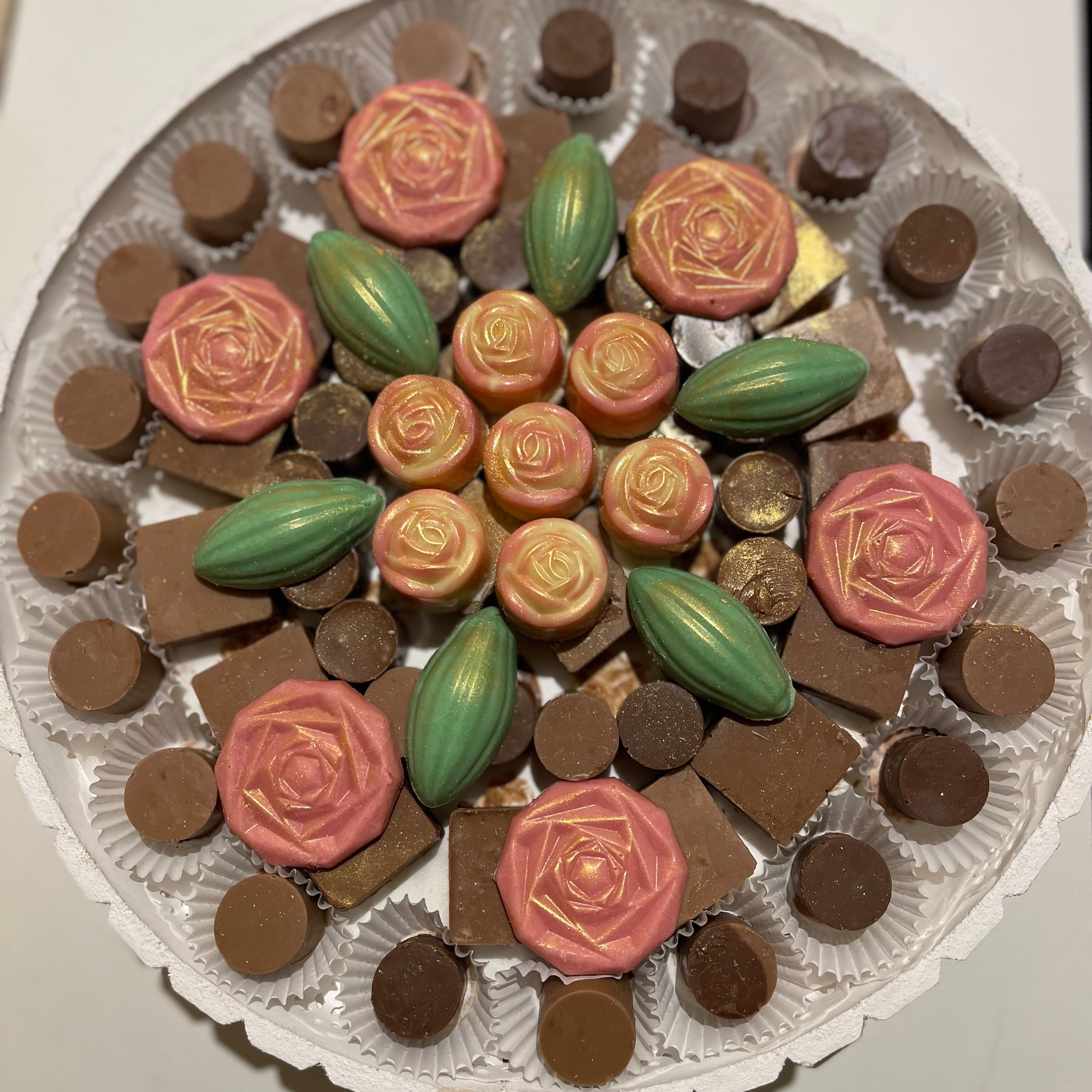 شوكلاته بلجيكية بحشوات (الكيندر - المستكة - التشيز كيك)