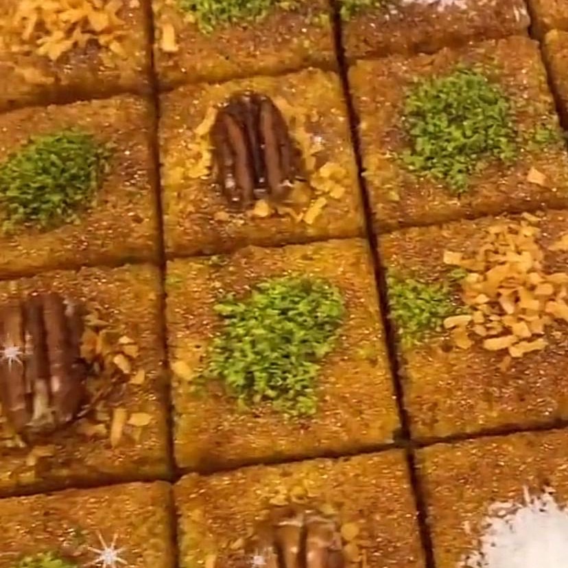 بسبوسه مزينه بالمكسرات