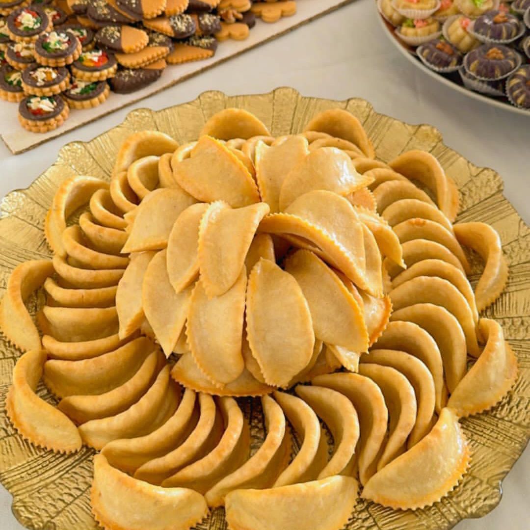 كعب غزال حلا باللوز