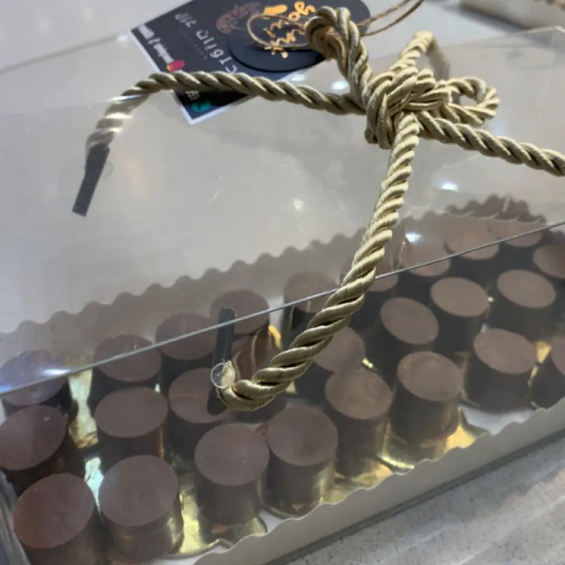 حشوه البستاشيو الزعفران / الكراميل 
الحجم اسطوانية ميني