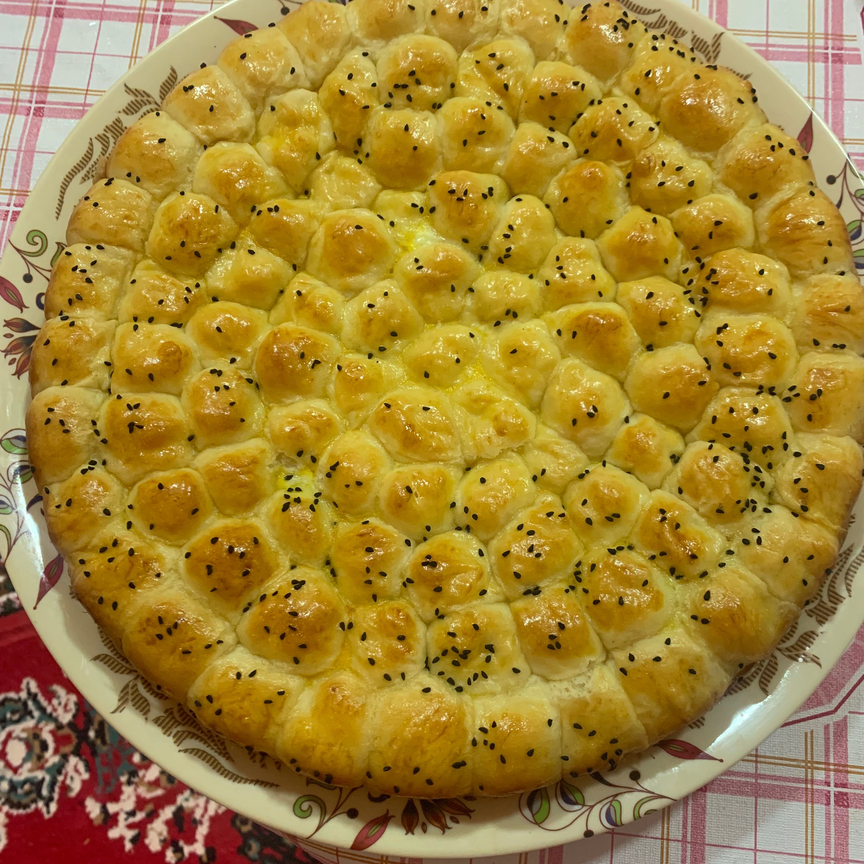 خلية نحل كبير ووسط 
وخلية الهلال