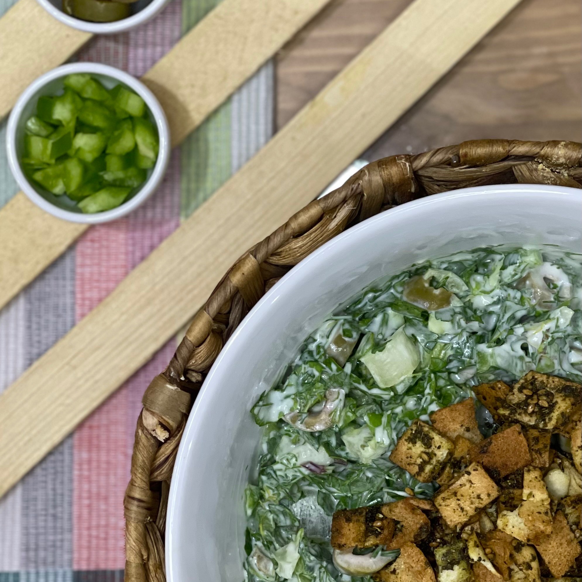 سلطة الخبز بالزعتر