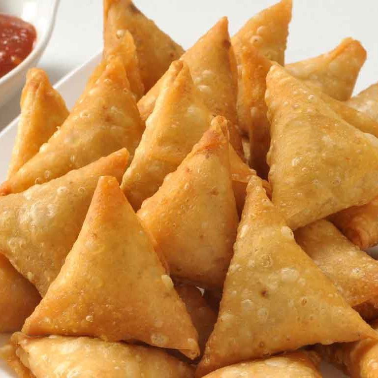 سمبوسة رقائق بحشوة البطاطس المميزه 
وحشوة الدجاج المميزه