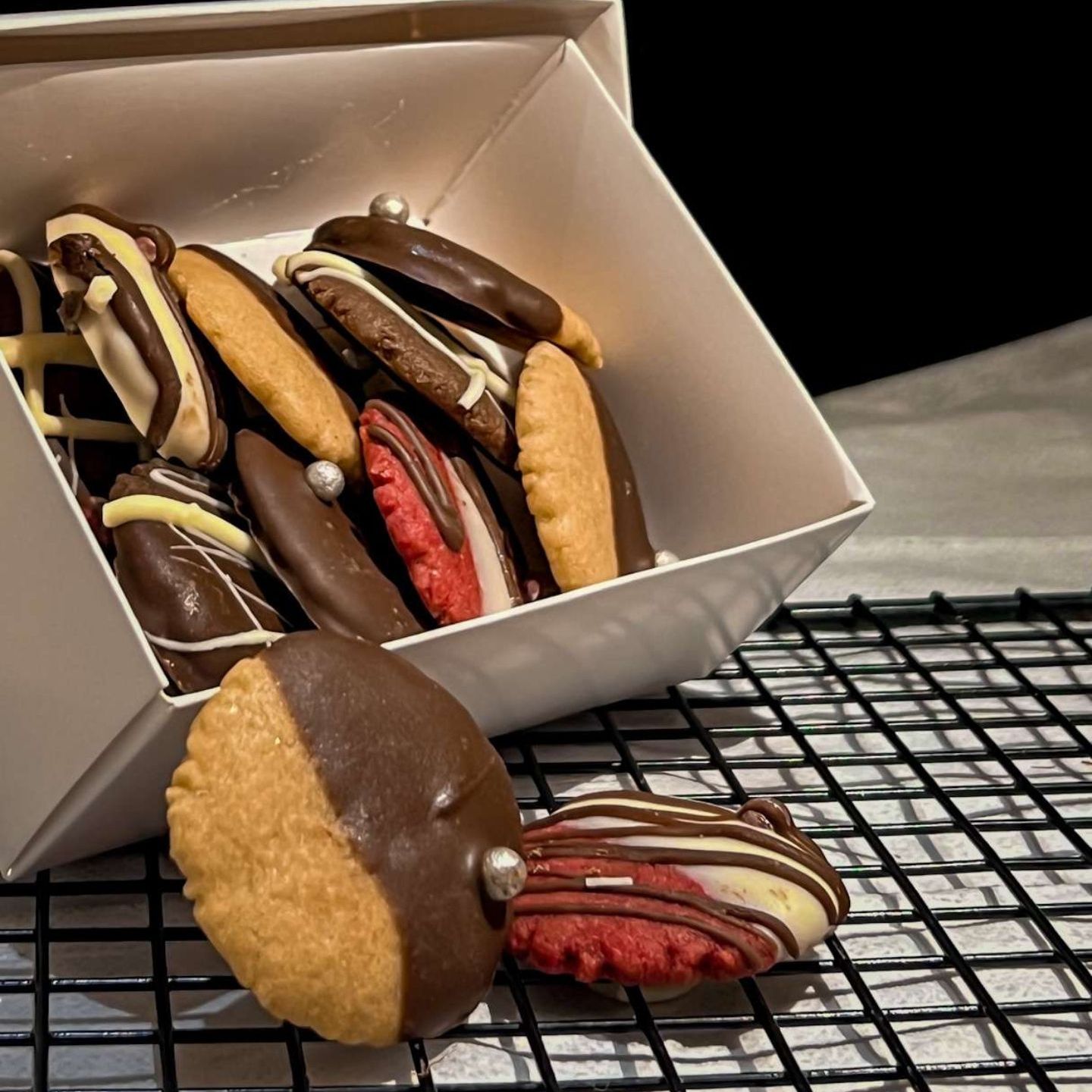 البوكس الوسط 😍
21 قطعة لذيذة😋