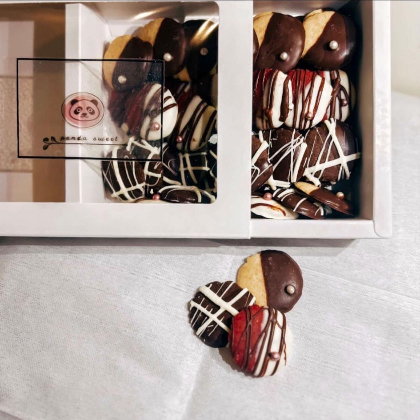 البوكس الكبير🍪 😍
45 قطعة من الذاذة😋😭💗✨️