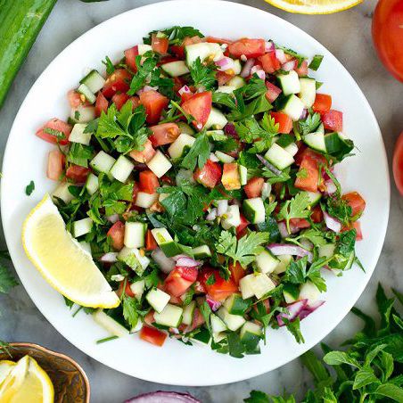 سلطه🥗😋 فريش حامضه🍋 ومتعددة الطعوم
عاده ما تطلب مع الكبسة أو المقلوبه