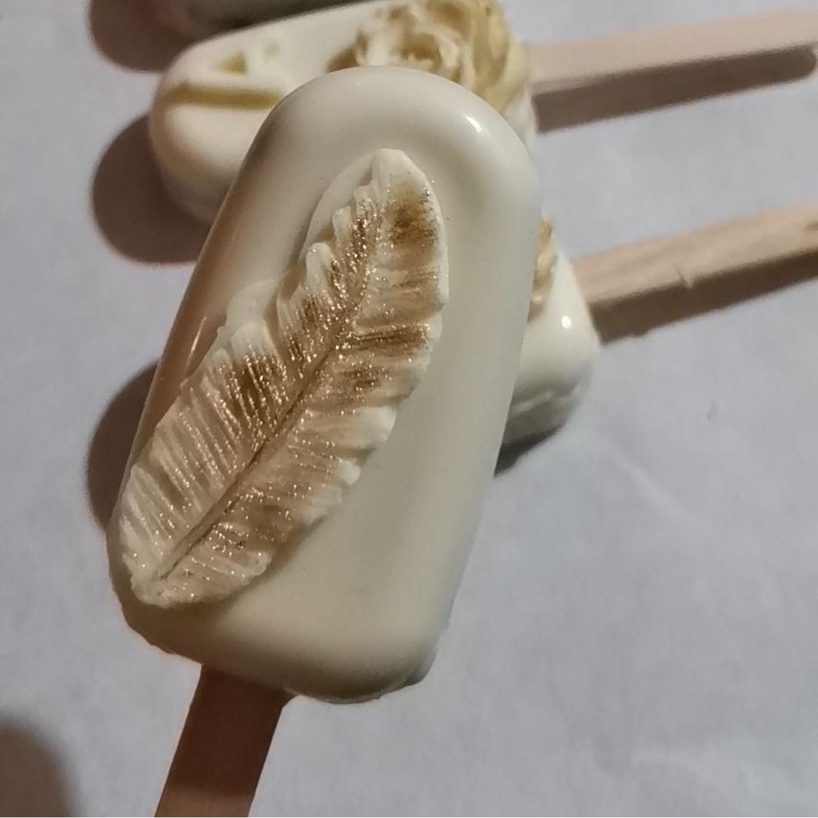 ايسكريم بوب كيك للمناسبات (زواجات-خطوبه-مواليد-تخرج)اقل طلب ٢٠قطعه