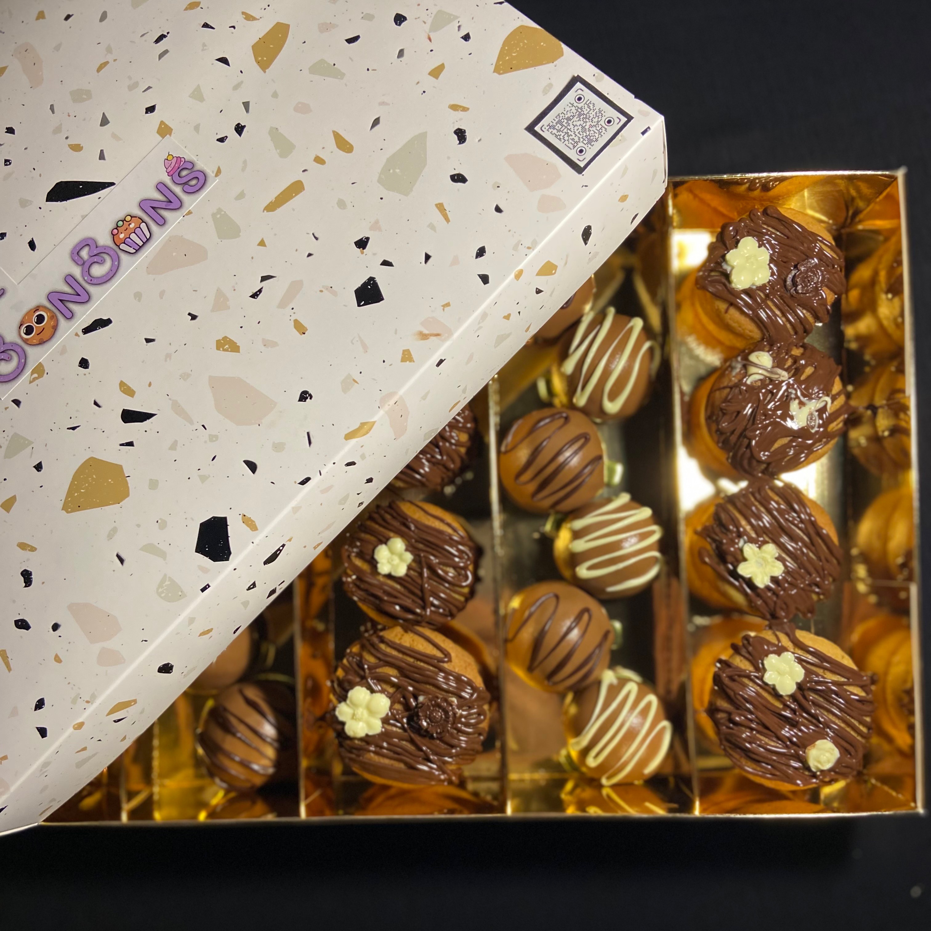 البوكس الكبير ١٢ حبة حلا الأوريو + ٨ حبات كب كوكيز 🍪 ب ١٢٠ مع التوصيل 🫡💜