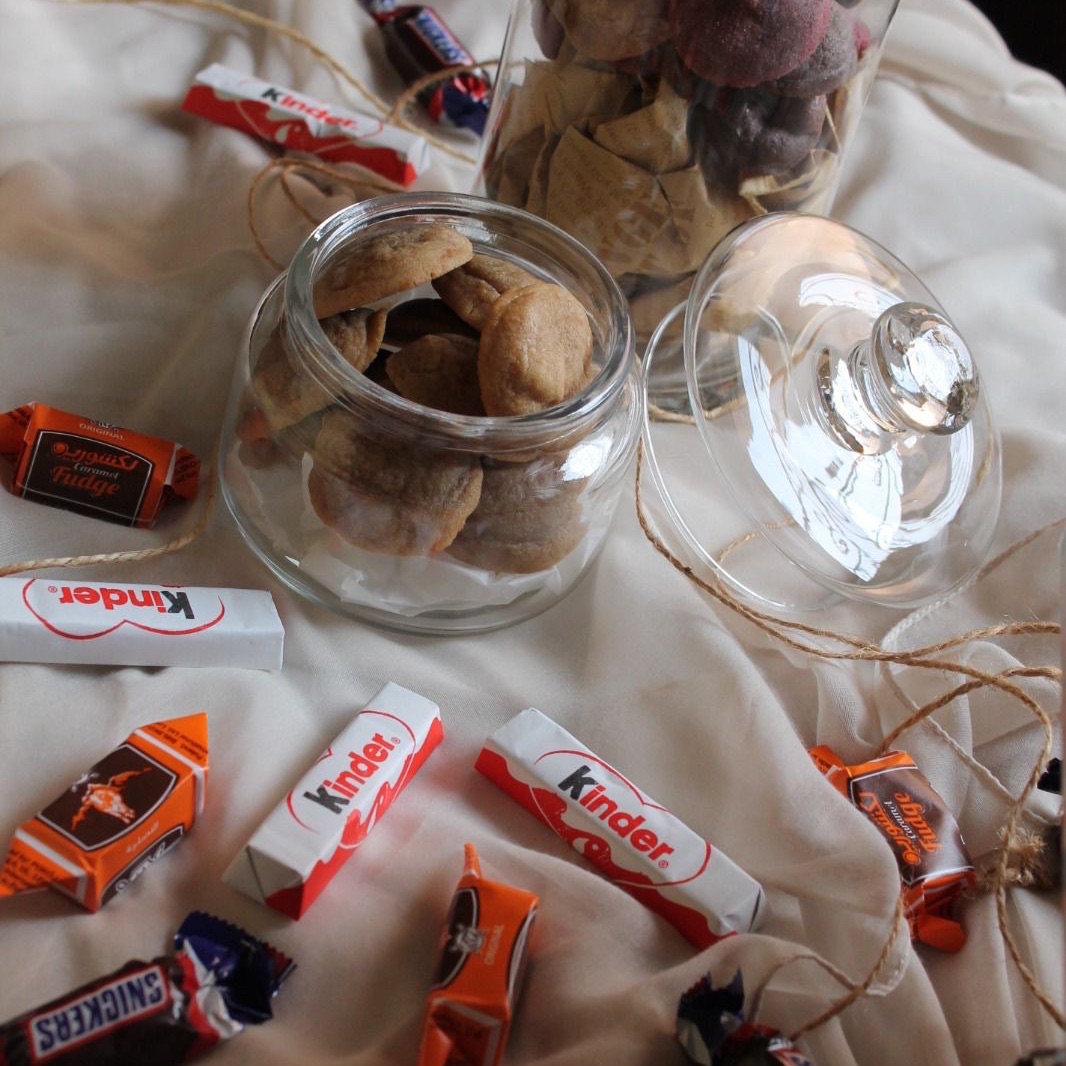 20 حبة ميني كوكيز محشي بنكهات مختلفة كندر/سنكرس/حلاوة بقرة&جوز البيكان