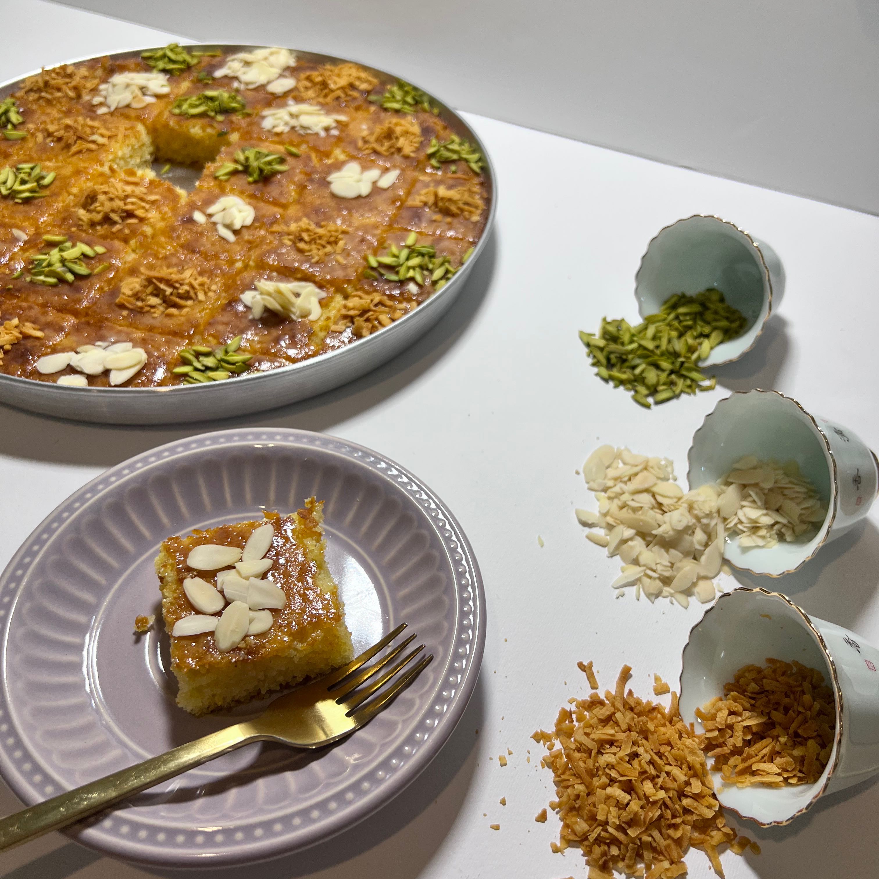 بسبوسه كلاسك بالمكسرات