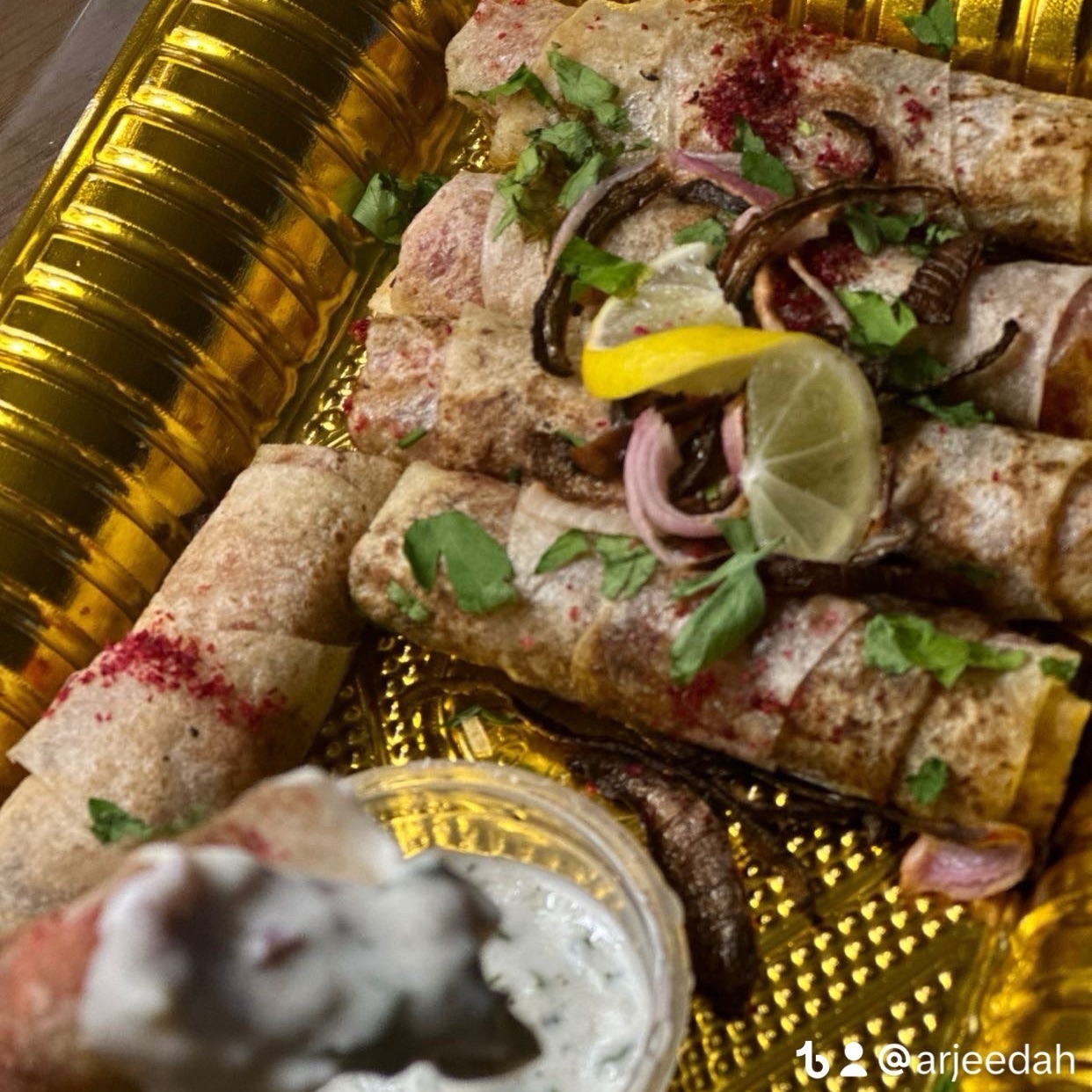 شوقو شكلها مع الصوص وربي تجنن