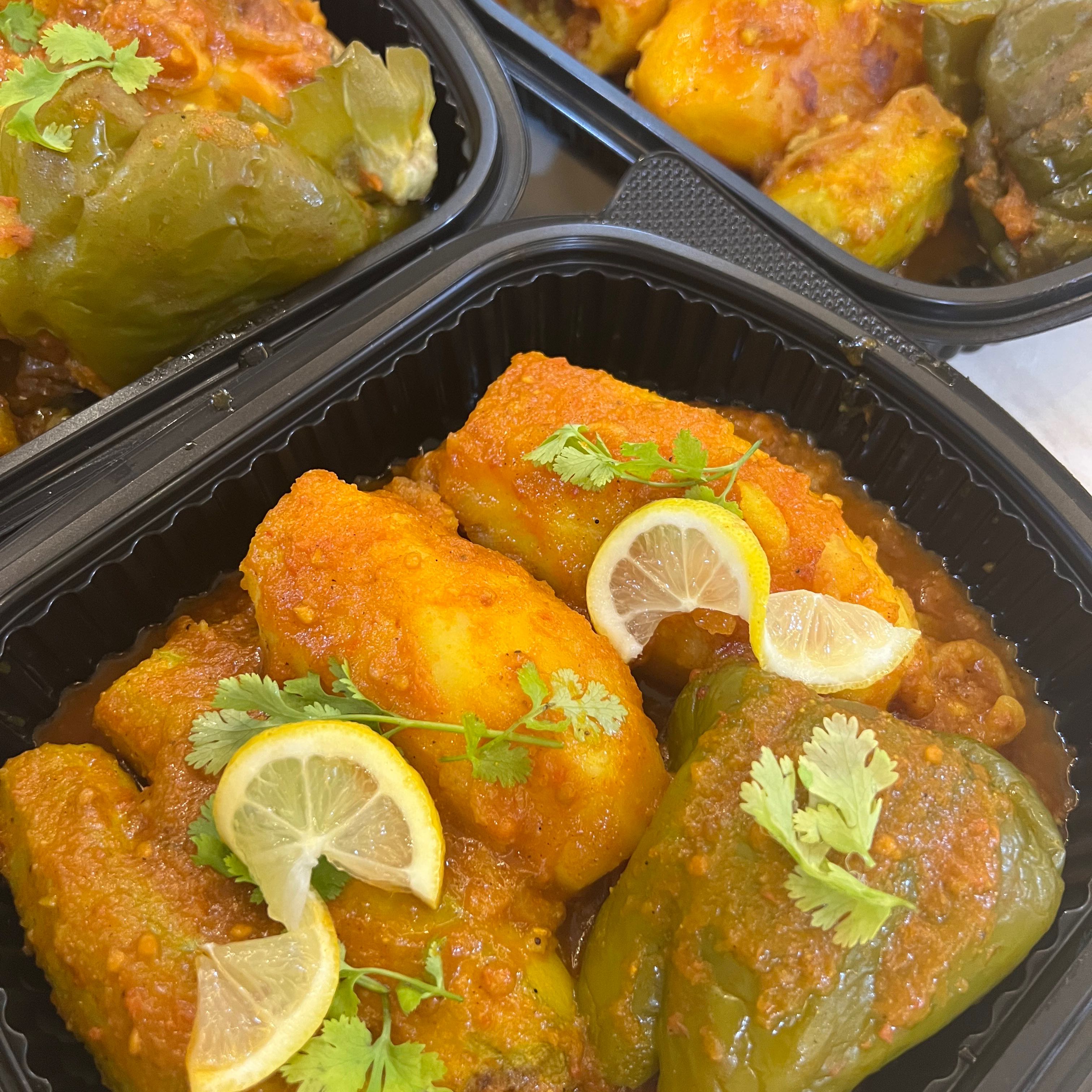 صحن مشكل
٢ بطاطس 
٢كوسا
١ فلفل اخضر
ممكن اضافه باذنجان بس يتغير السعر