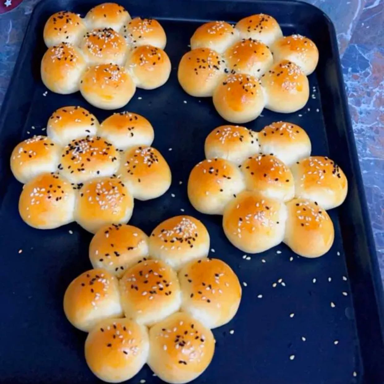 خليه النحل ماشاالله هشه وطريه بالجبن