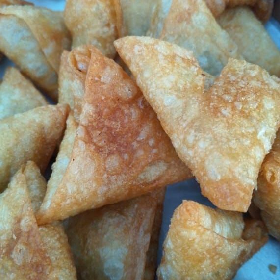 سمبوسه لحم طازه او جبنه او دجاج او خضار