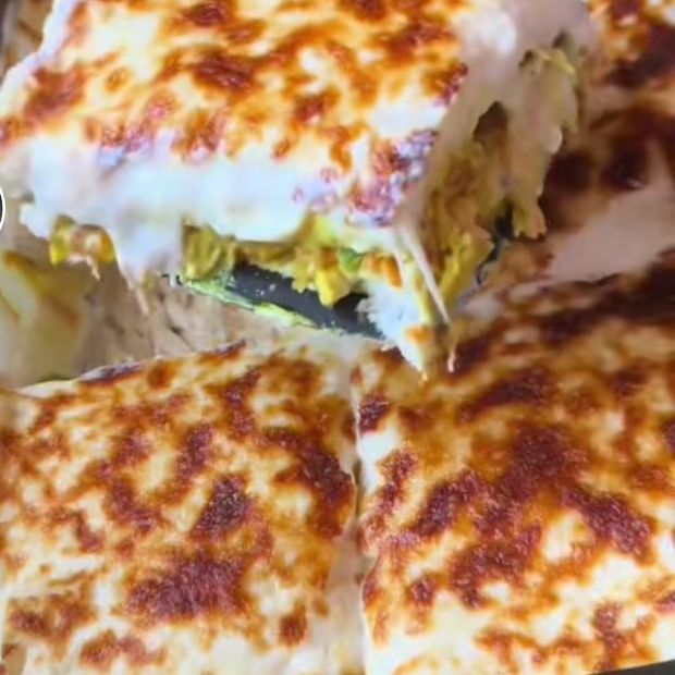 صينية توست الحشوه من اخيارك 
دجاج او تونه او خضار او لحم.