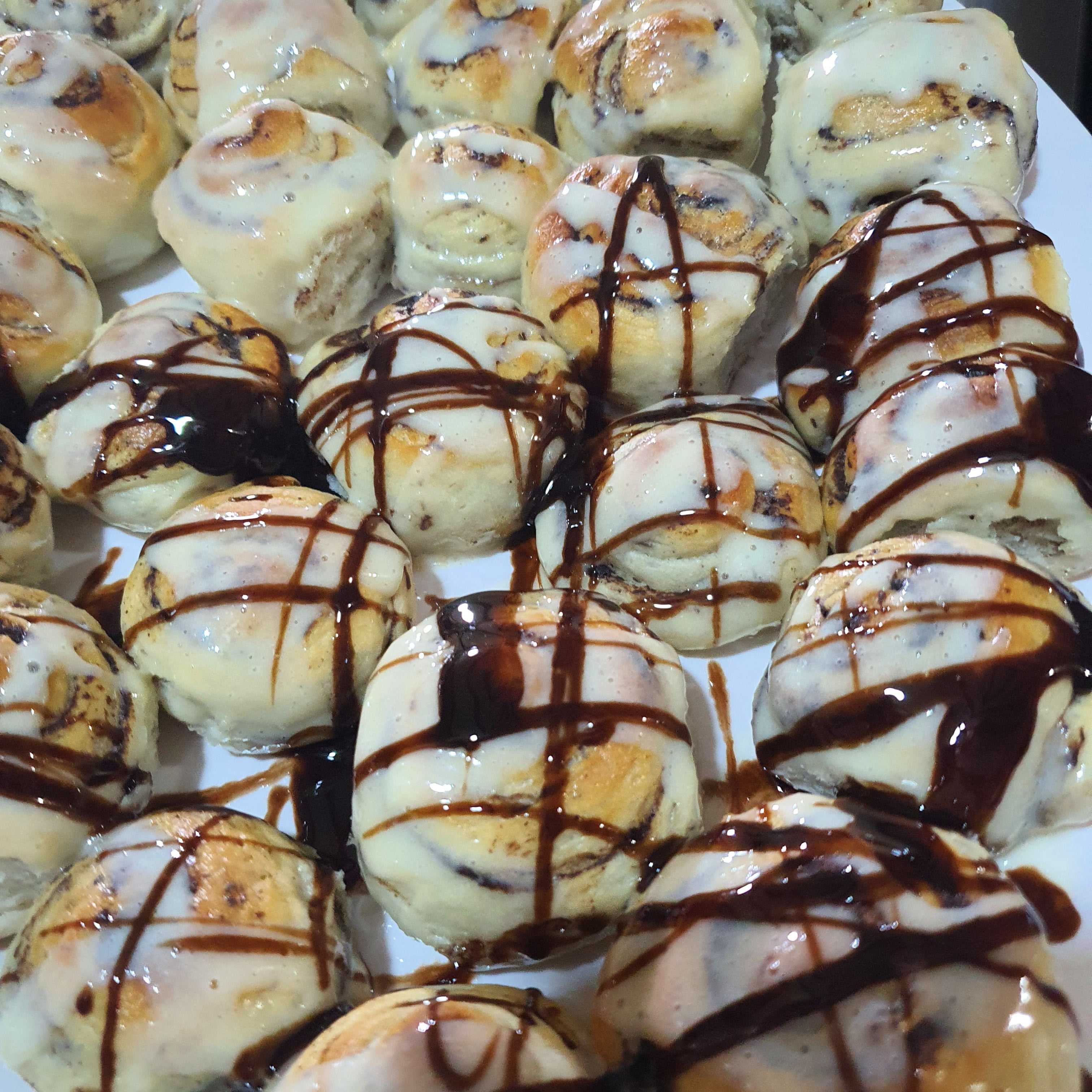 سينابون هش ولذيذ وسط الحجم الصوص على حسب العميل اذا غرقان اوخفيف