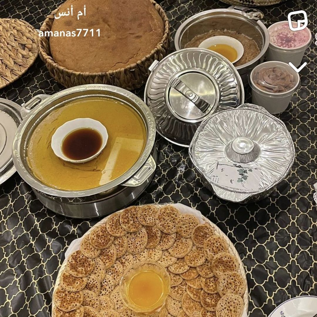 الأكل الشعبي اللذيذ والدافئ