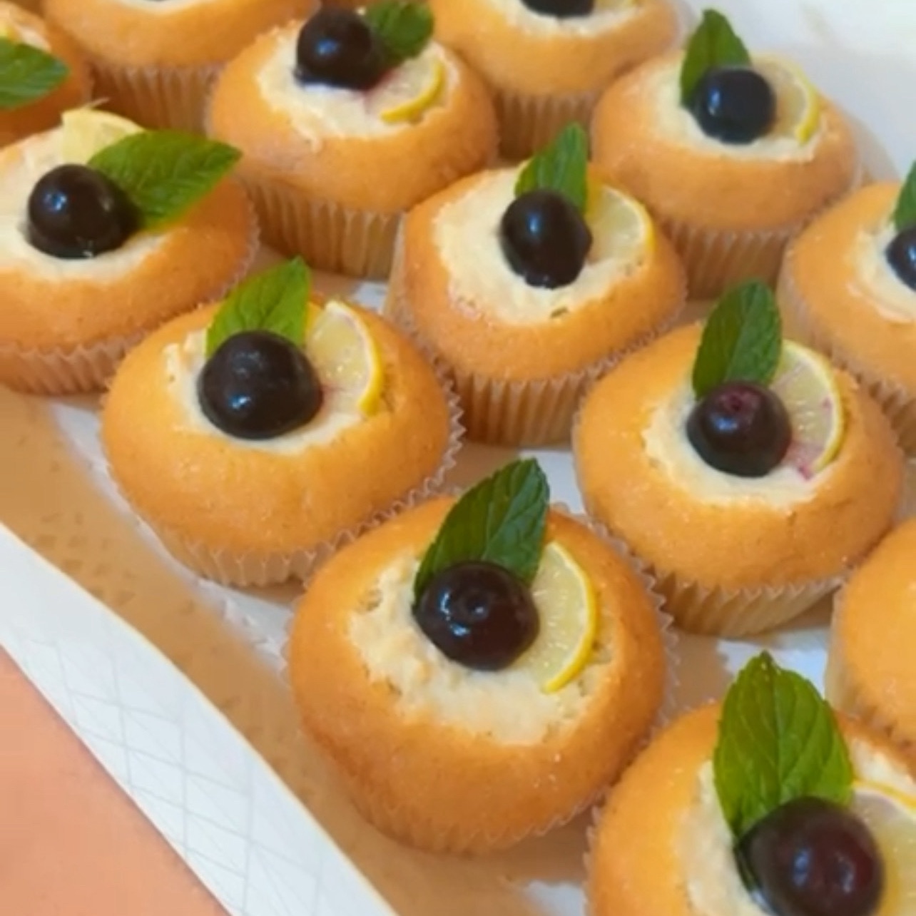 كب كيك  العدد ١٥  السعر ٣٥ ريال