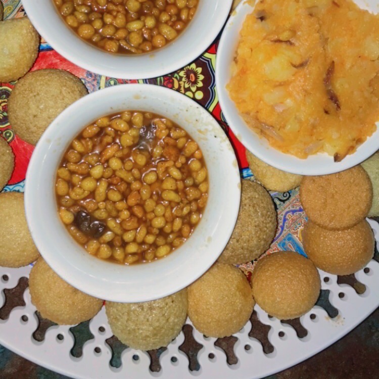 باني بوري هندي يجي معها بطاطس مهروس + موية تمر هندي حامض و
حلو + موية اخضر حارة