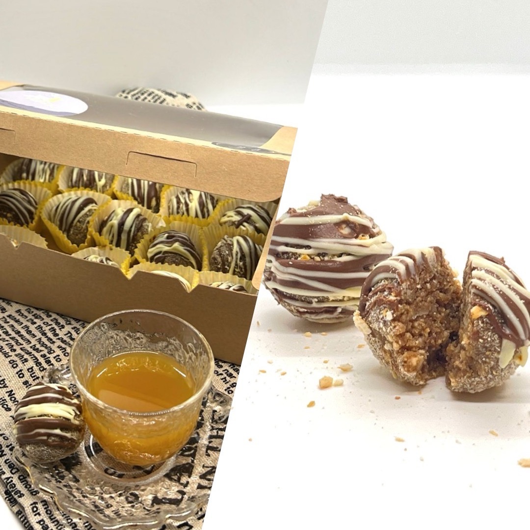 حلى كُرات ڤيادو :
‎١٥ حبة من كُرات ڤيادو اللذيذة
‎المليئة بالمكسرات والشوكولاته .