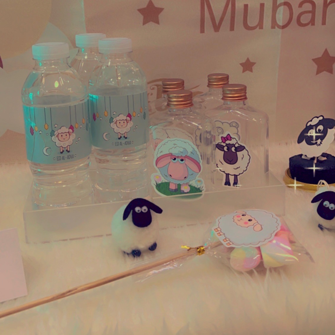 توزيعات للعيد مويه وعصيرات وحلويات اطفال