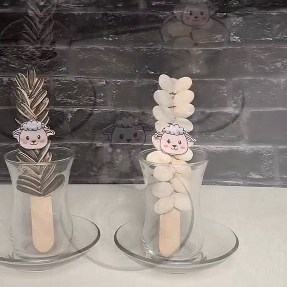 تسالي لضيافه العيد منسقه وفكره حلوه مريحه