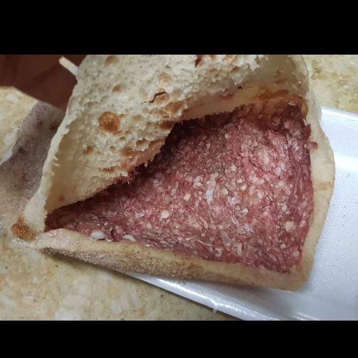 ٤ رغيف حواوشي ب ١٧٠ جنيه