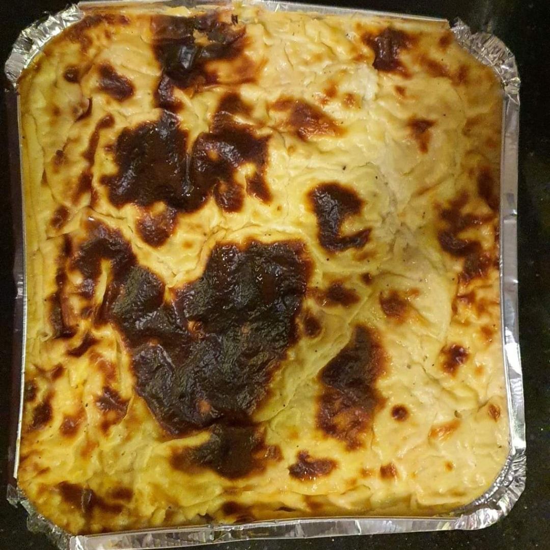 صنيه مكرونه بالبشاميل ٦ اشخاص ب ٢٥٠ جنيه