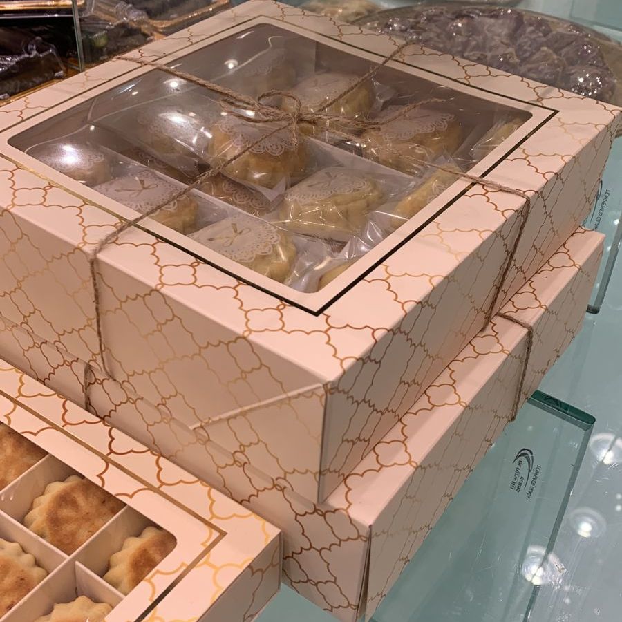 معمول طري يذوب بالفم منكه بالزبده والفانيليا حشوة تمر