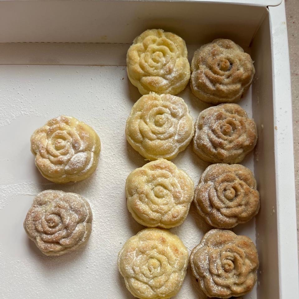 معمول ابيض
معمول بر