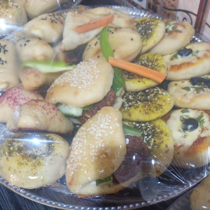 فطائر بحشوات مختلفه للطلب التواصل على الواتس 🥐